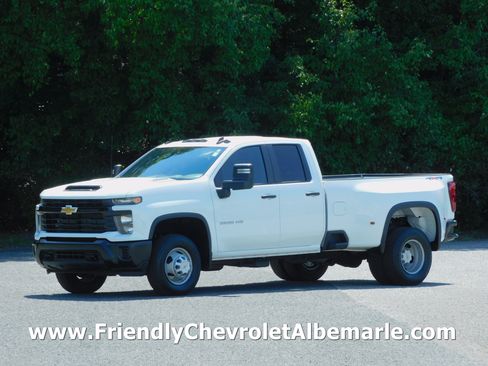 Used 2025 Chevrolet Silverado 3500 4x4 Extended Cab DRW image 1