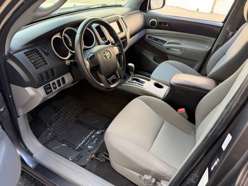 Used 2012 Toyota Tacoma image 18