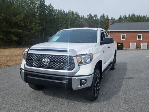 Used 2016 Toyota Tundra SR5 image 1