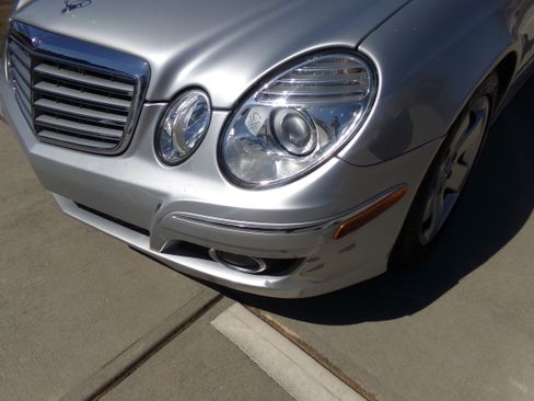 Used 2007 Mercedes-Benz E 550 Sport image 11