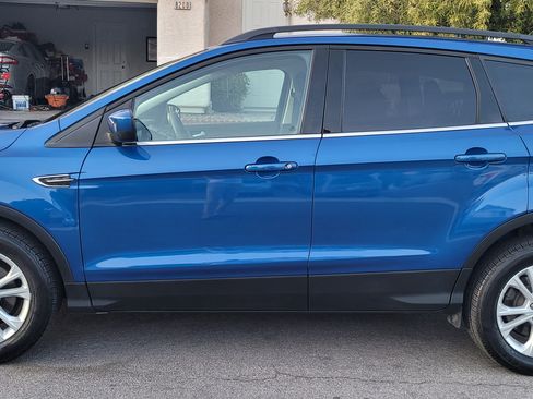 Used 2018 Ford Escape SE image 9