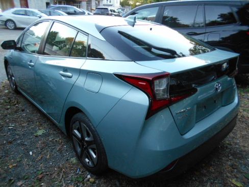 Used 2019 Toyota Prius Limited image 3