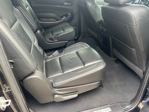 Used 2019 Chevrolet Suburban LT image 13