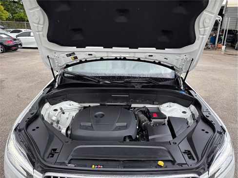 Used 2021 Volvo XC90 T6 Momentum image 51