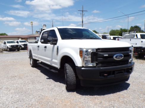 Used 2019 Ford F250 4x4 Crew Cab Super Duty image 3