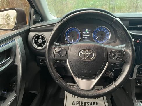 Used 2019 Toyota Corolla SE image 4