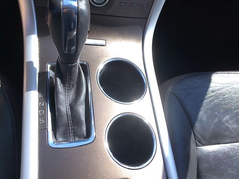 Used 2013 Ford Edge SEL image 19