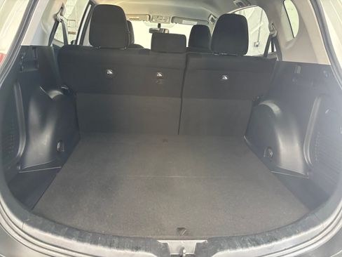 Used 2015 Toyota RAV4 LE image 16