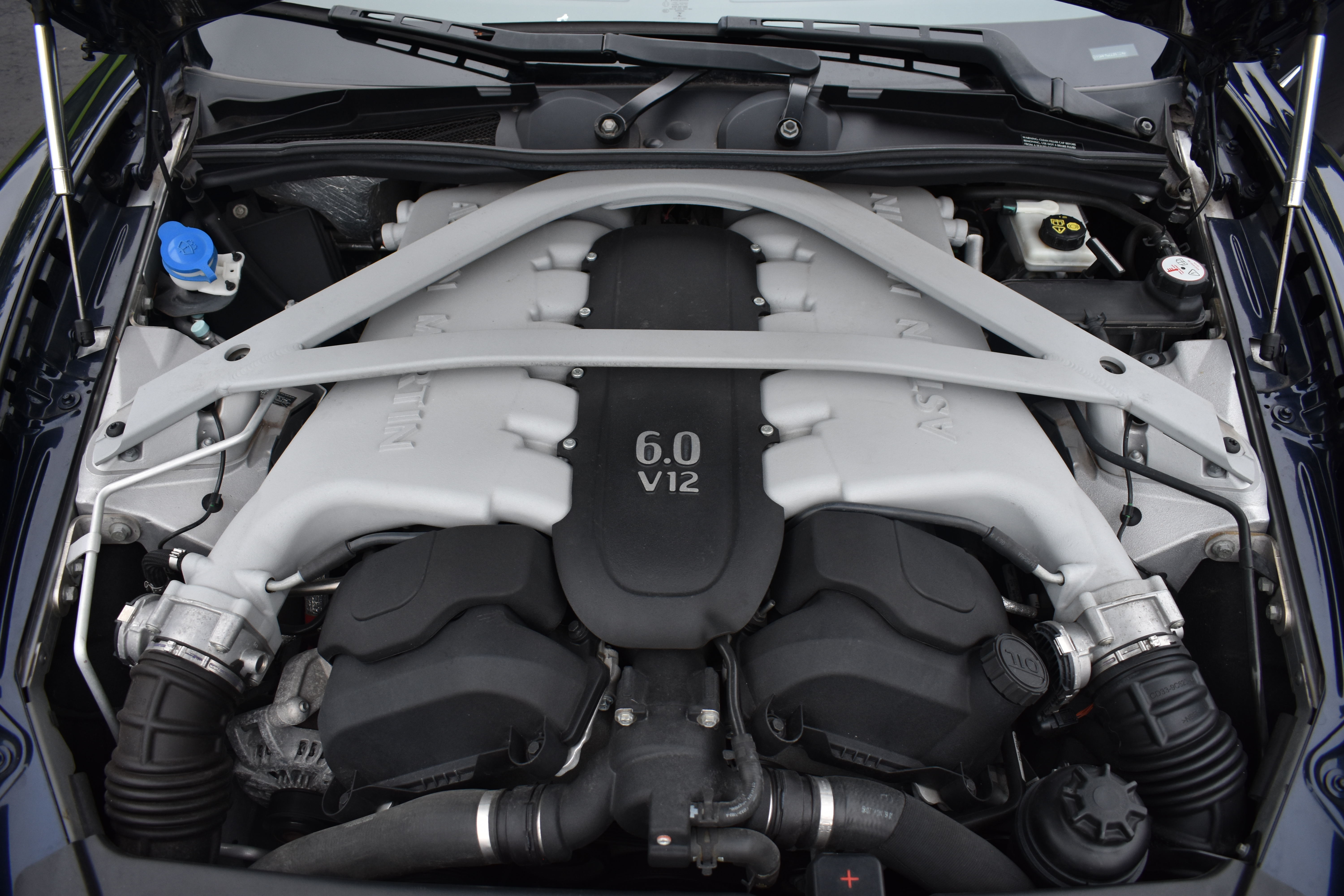 Used 2016 Aston Martin DB9 GT Volante RWD image 51