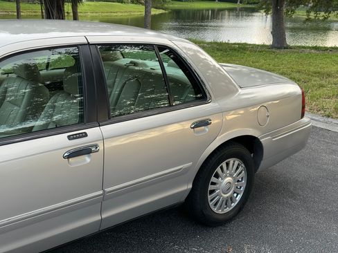 Used 2007 Mercury Grand Marquis LS RWD image 30