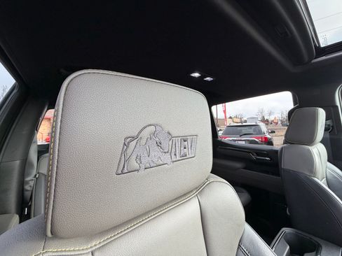 Used 2025 Chevrolet Silverado 1500 ZR2 image 10