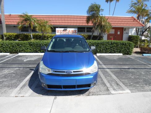 Used 2010 Ford Focus SE image 9