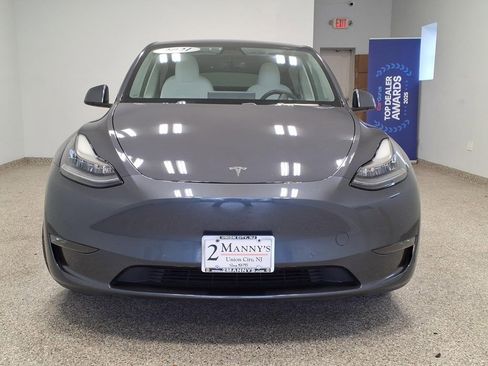 Used 2021 Tesla Model Y Long Range image 2