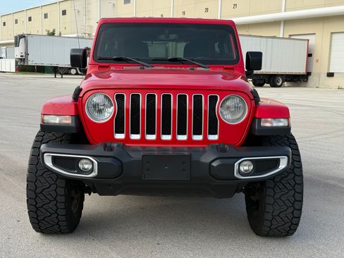 Used 2019 Jeep Wrangler 4WD Unlimited Sahara image 8
