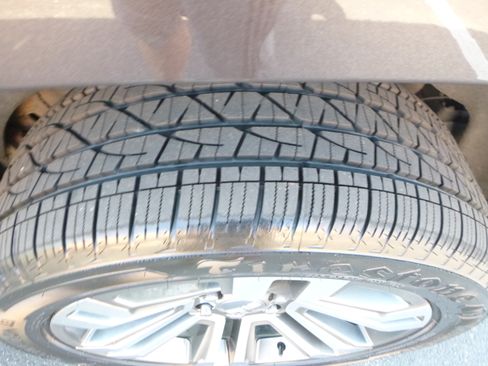 Used 2018 GMC Yukon Denali image 10