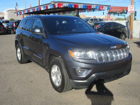 Used 2015 Jeep Grand Cherokee Laredo E image 12