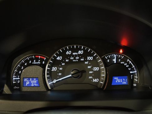 Used 2013 Toyota Camry LE image 23