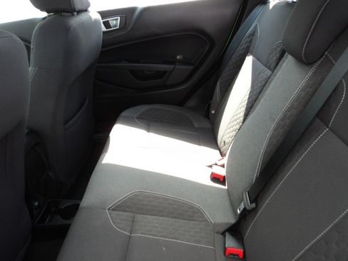 Used 2014 Ford Fiesta SE image 7
