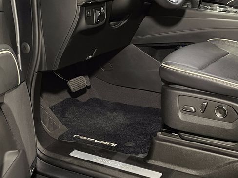 Used 2023 Cadillac Escalade Platinum Luxury image 28