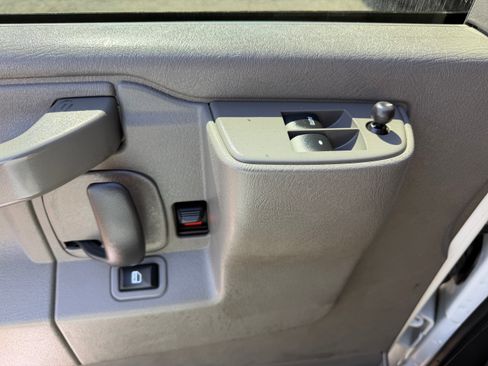 Used 2022 Chevrolet Express 3500 UNAVAIL RWD image 13