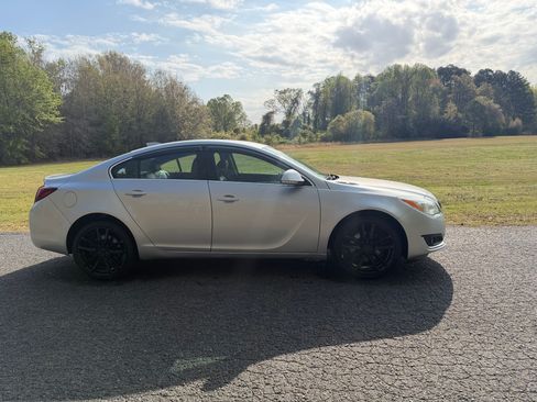Used 2016 Buick Regal Premium image 18