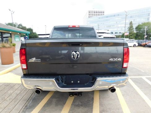 Used 2018 RAM 1500 4x4 Crew Cab Big Horn image 6