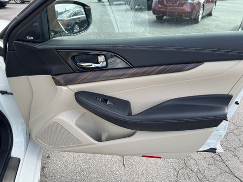 Used 2017 Nissan Maxima Platinum image 15