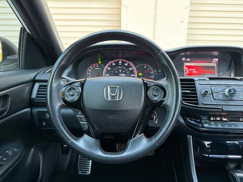 Used 2017 Honda Accord Sport image 14
