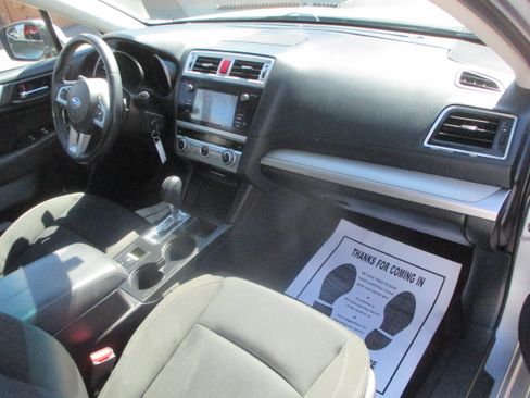 Used 2017 Subaru Legacy 2.5i Premium image 3