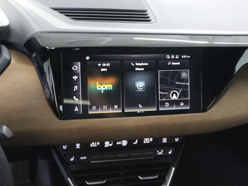 Used 2023 Audi e-tron GT Premium Plus image 26