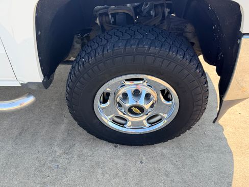 Used 2015 Chevrolet Silverado 2500 2WD Double Cab image 25