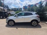 Used 2018 Buick Encore Essence image 2