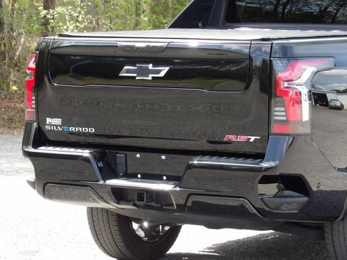 Used 2024 Chevrolet Silverado EV RST image 16