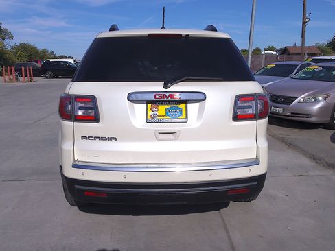 Used 2014 GMC Acadia SLE FWD image 6