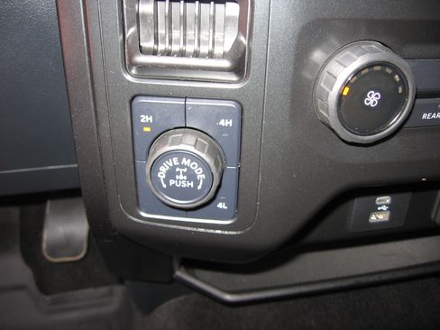 Used 2021 Ford F150 STX image 9