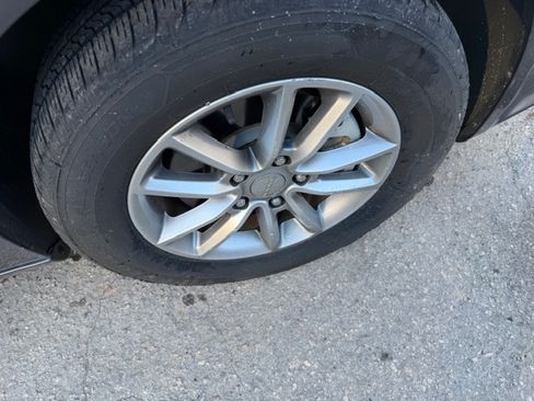 Used 2016 Dodge Grand Caravan image 25