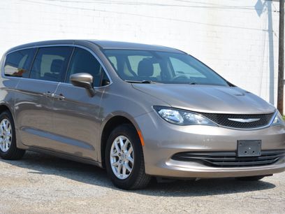 Used 2017 Chrysler Pacifica Touring