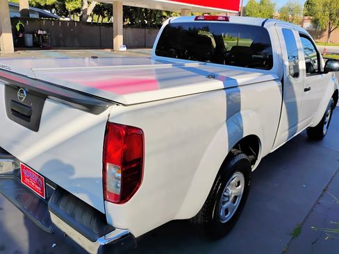 Used 2014 Nissan Frontier image 3