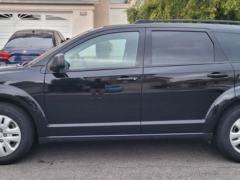 Used 2018 Dodge Journey SE image 14