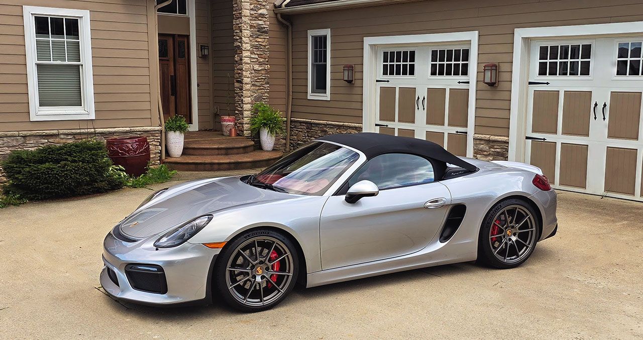 Used 2016 Porsche Boxster Spyder RWD image 3