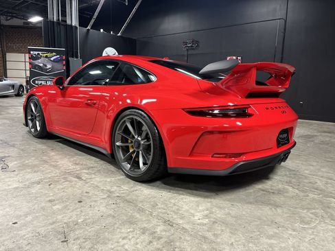 Used 2018 Porsche 911 GT3 RWD image 8