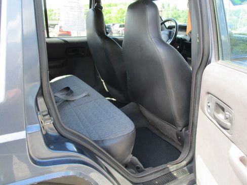 Used 2001 Jeep Cherokee 4WD Sport 4-Door image 21