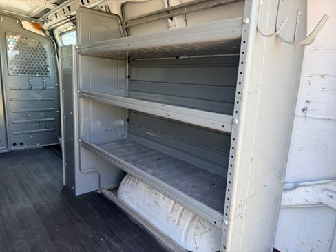 Used 2014 Chevrolet Express 2500 RWD image 18
