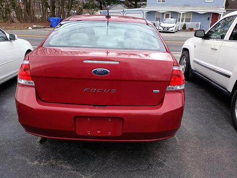 Used 2010 Ford Focus SE image 5
