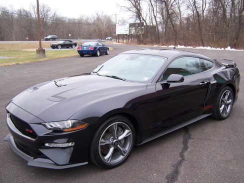 Used 2023 Ford Mustang GT Premium image 1