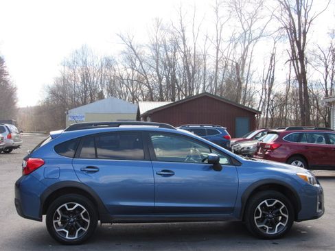 Used 2016 Subaru Crosstrek 2.0i Premium image 8