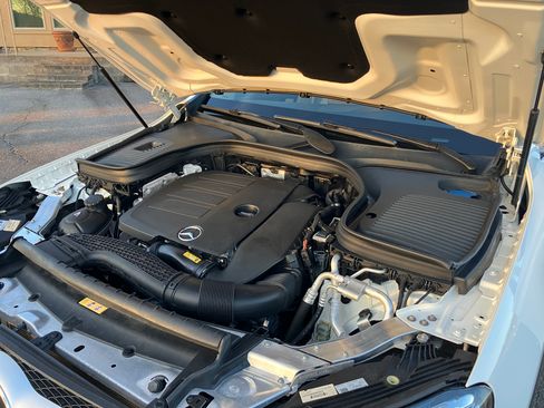 Used 2021 Mercedes-Benz GLC 300 image 13