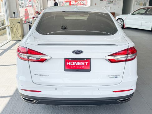 Used 2019 Ford Fusion Titanium AWD image 5