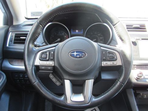 Used 2016 Subaru Outback 2.5i Limited AWD/4WD image 18