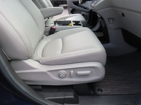 Used 2024 Honda Odyssey EX-L image 13